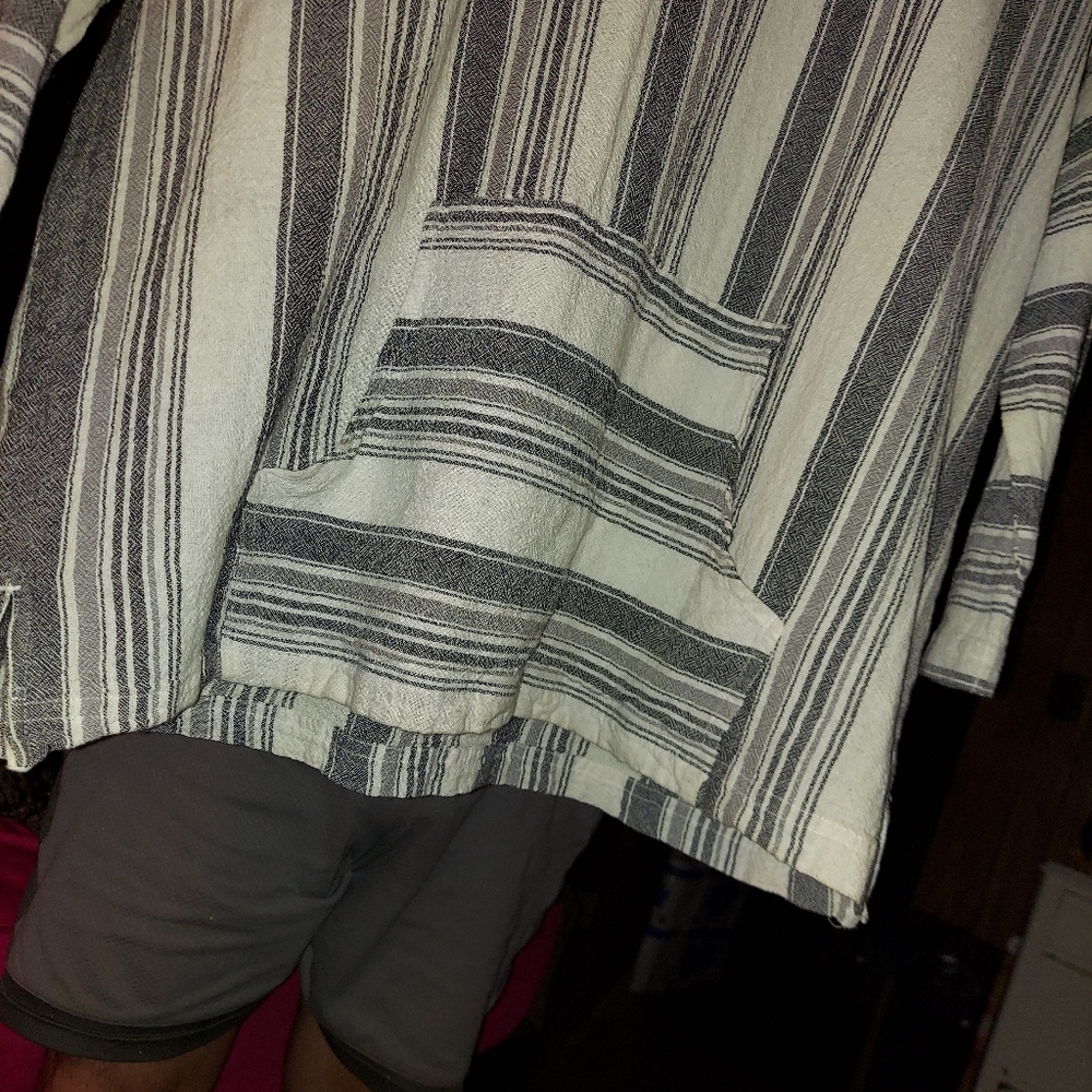 Hooded pullover - Picture 2 of 4
